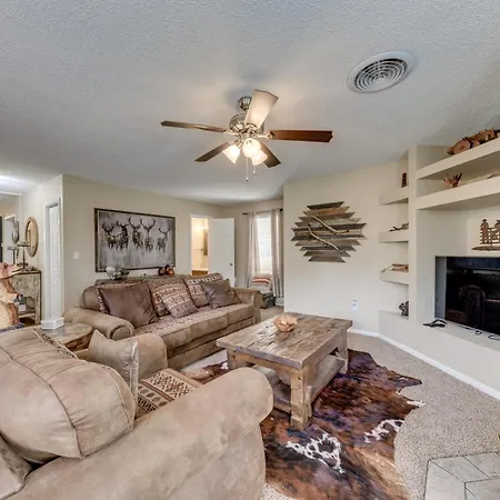 Ruidoso Home With Patio, Walk To Restaurants!